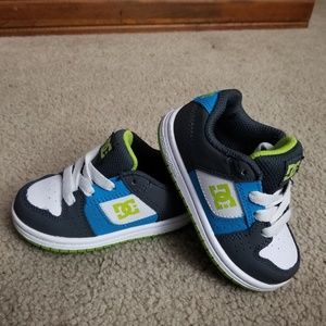 DC boys shoes sz 6 toddler